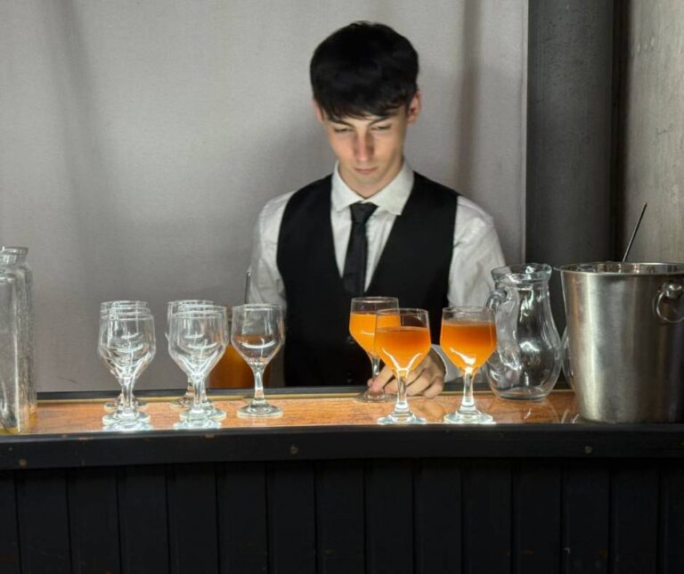 “Compartiendo Logros” – Cena de Cuatro Pasos con Amigos y Familia