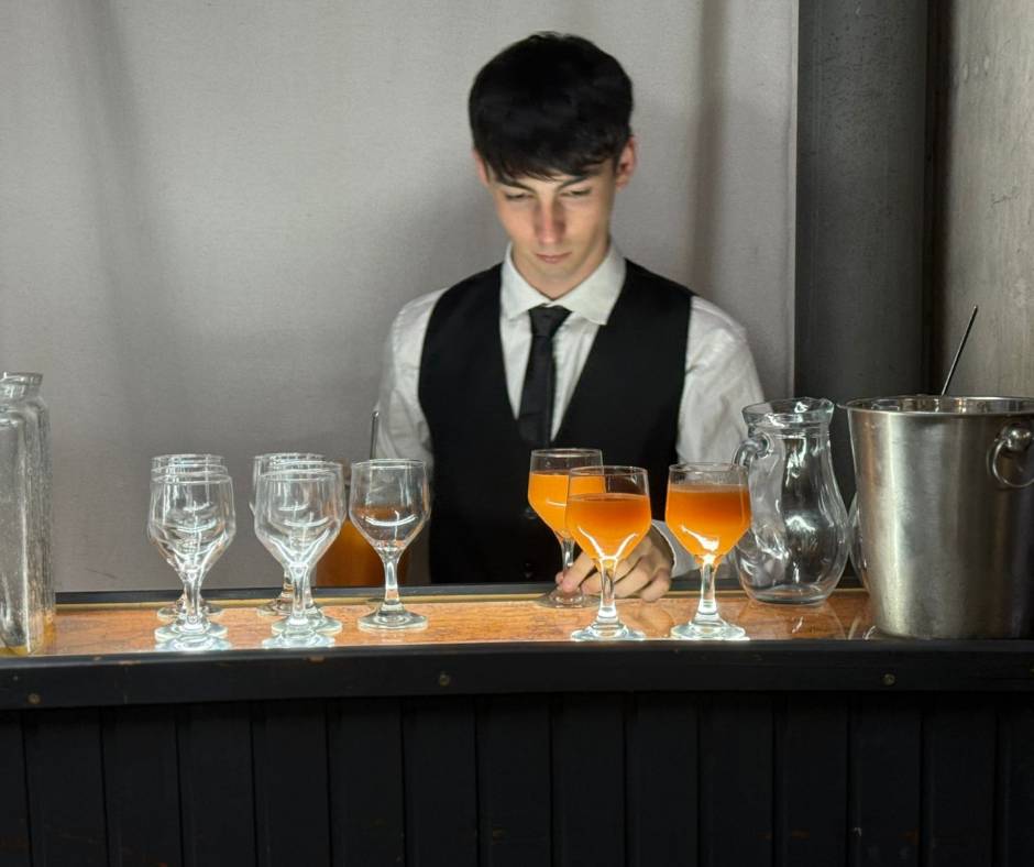 “Compartiendo Logros” – Cena de Cuatro Pasos con Amigos y Familia