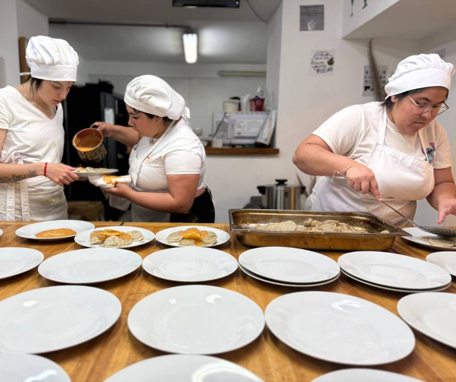 “Compartiendo Logros” – Cena de Cuatro Pasos con Amigos y Familia (7)