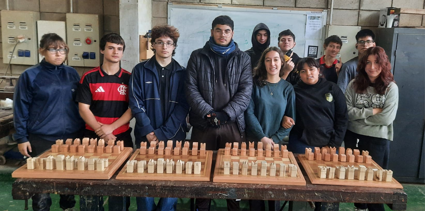 Creación de Tableros de Ajedrez – 3° DA BTP Muebles y Equipamientos